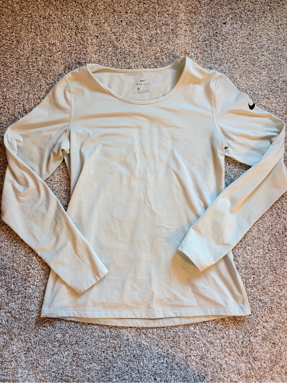 Nike Women’s Long-Sleeve Dri-FIT Top in Light sage green